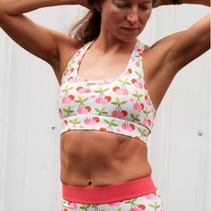 Runners Love Yoga Sofia Soft Bra Cherry Print Size Medium